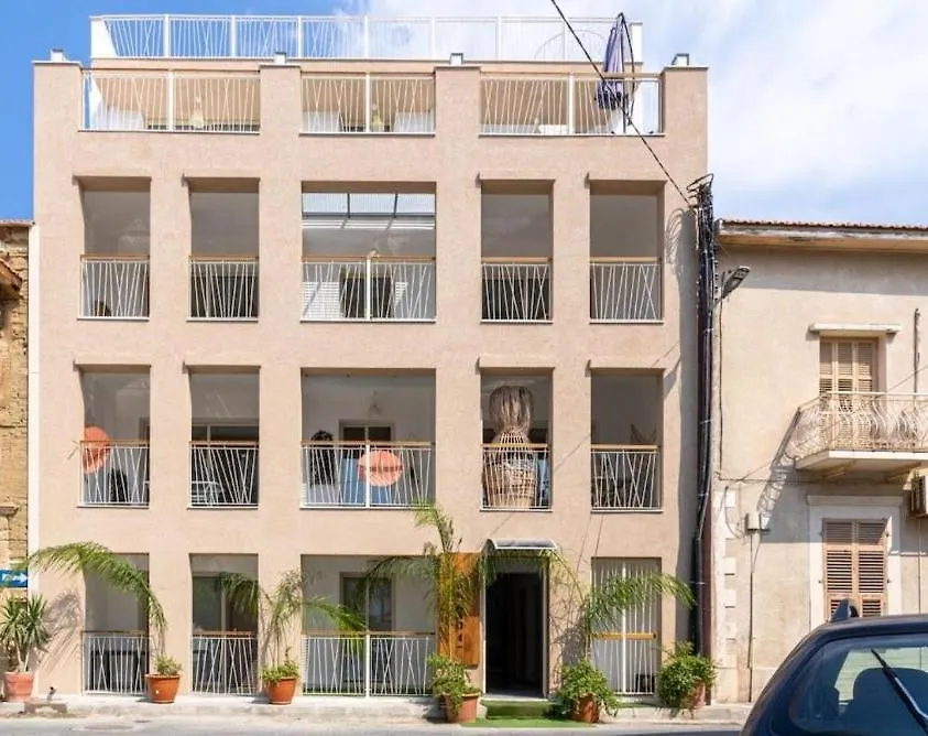 Lejlighed Sunny Side Studio W Terrace In Larnaca