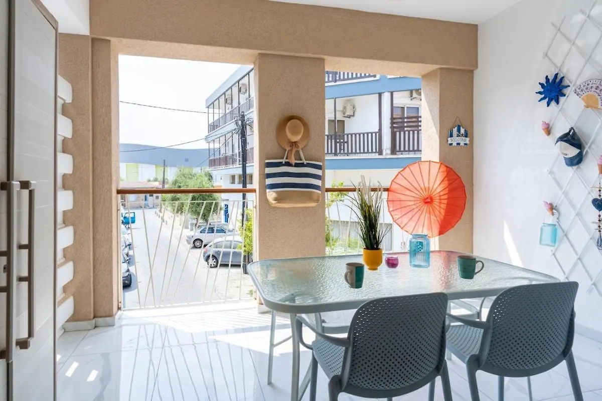 Sunny Side Studio W Terrace In Larnaca Cypern