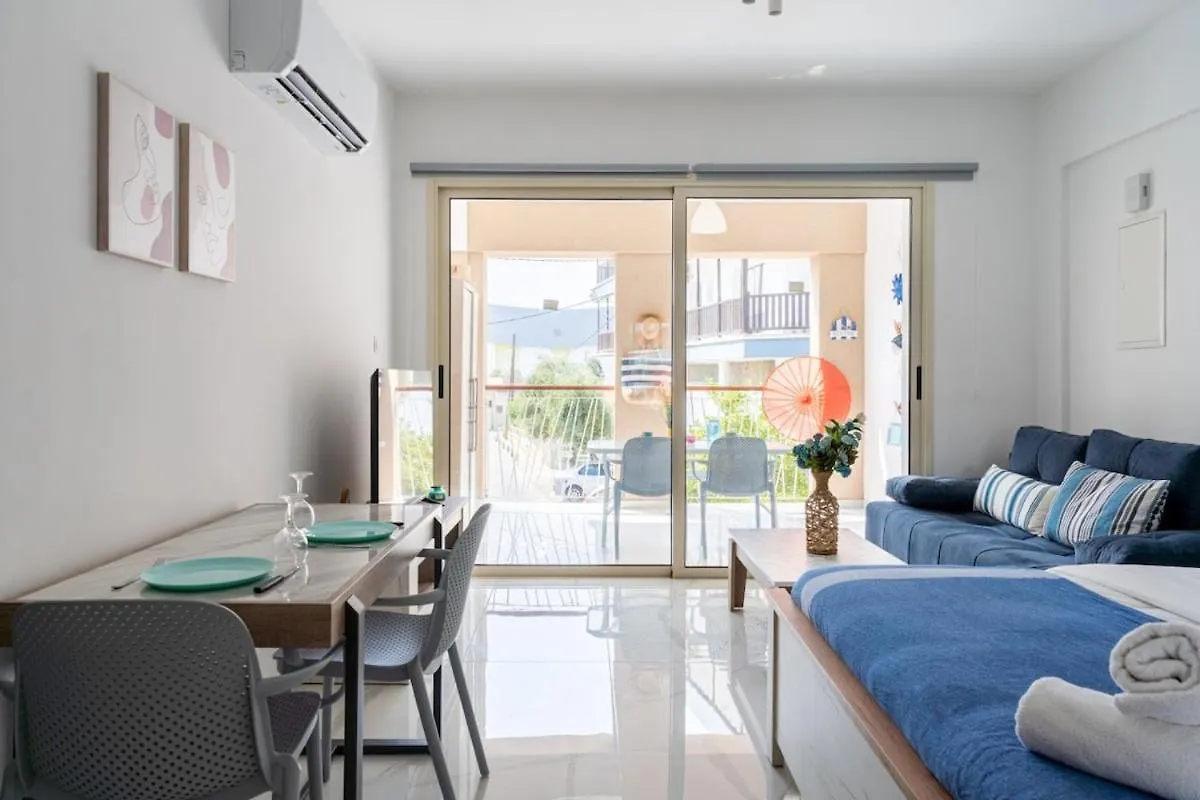 Lejlighed Sunny Side Studio W Terrace In Larnaca Cypern