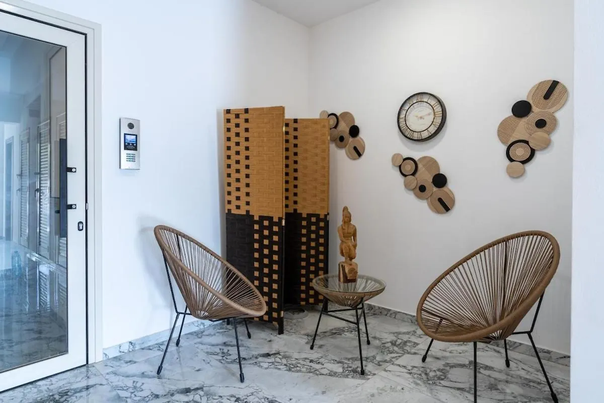 Sunny Side Studio W Terrace In Larnaca