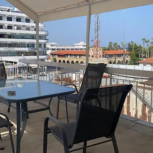 אכסניה Unique 100 Meters From, לרנקה