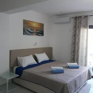 P.l Hermes & Apartament