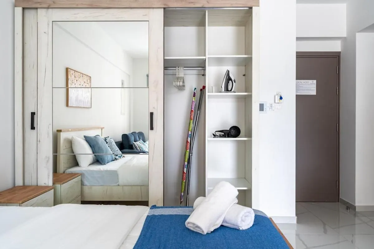 Apartment Sunny Side Studio W Terrace In Larnaca